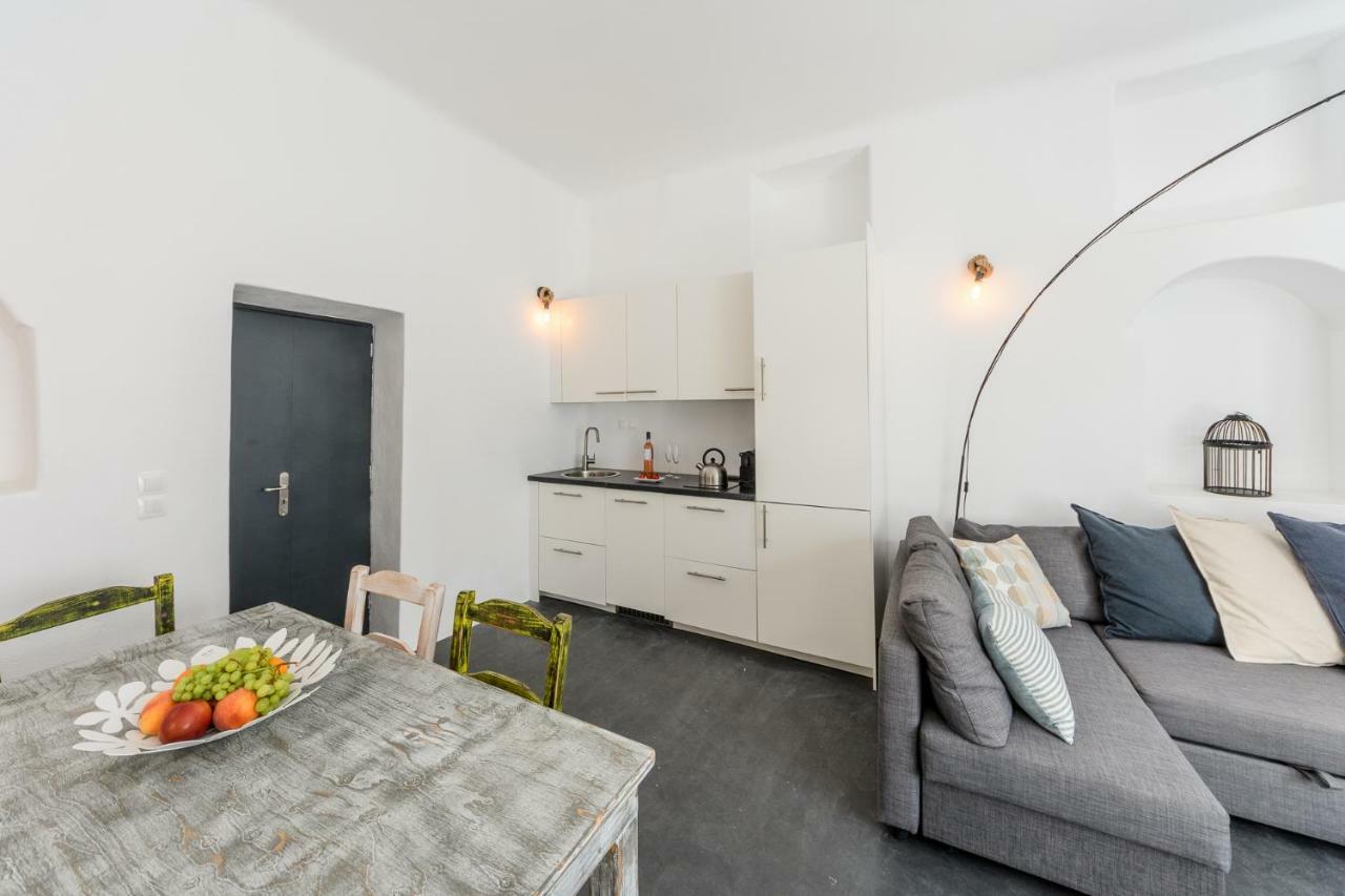 The Luna Suite Emporio  Exteriör bild